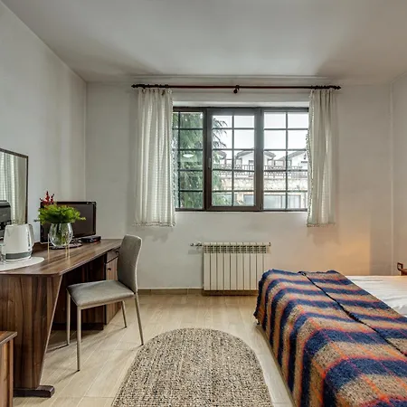 Ema Hotel
